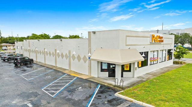 2111 N Federal Highway, Hollywood