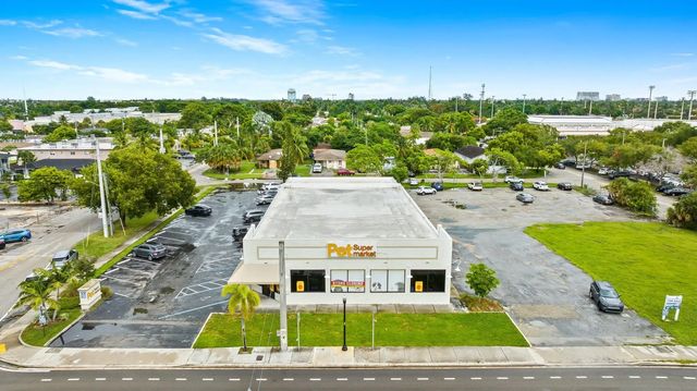 2 of 13 - 2111 N Federal Highway, Hollywood, FL