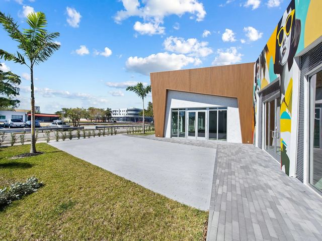 4 of 8 - 410 Ne 1st Avenue, Hallandale Beach, FL