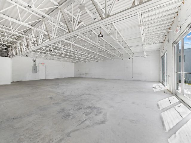 5 of 8 - 410 Ne 1st Avenue, Hallandale Beach, FL