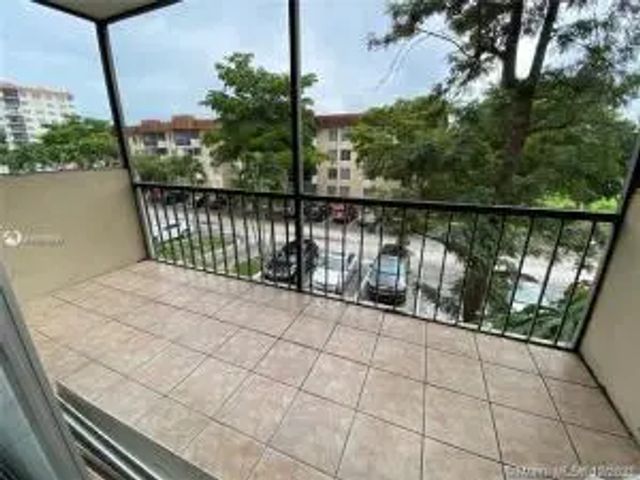 3 of 12 - 4166 Inverrary Drive #303, Lauderhill, FL