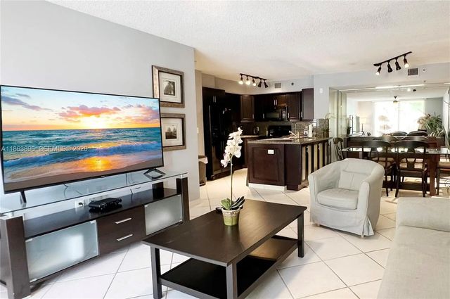 3 of 31 - 19555 E Country Club Drive #8305, Aventura, FL