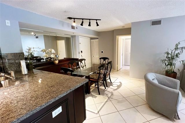 5 of 31 - 19555 E Country Club Drive #8305, Aventura, FL