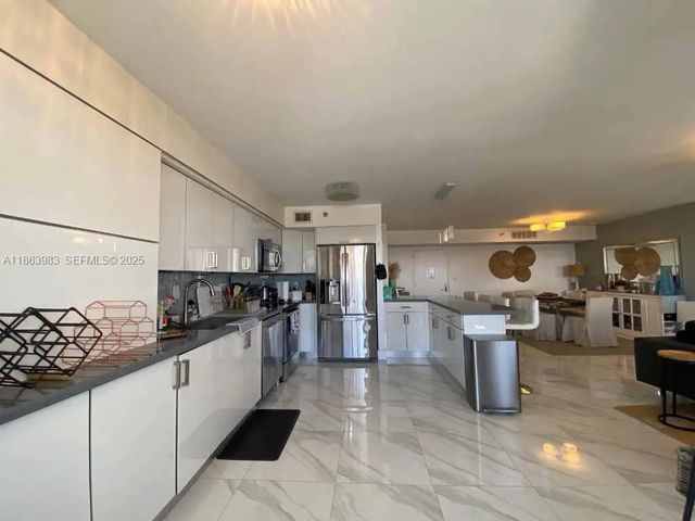 3 of 34 - 3530 Mystic Pointe Drive #3014, Aventura, FL