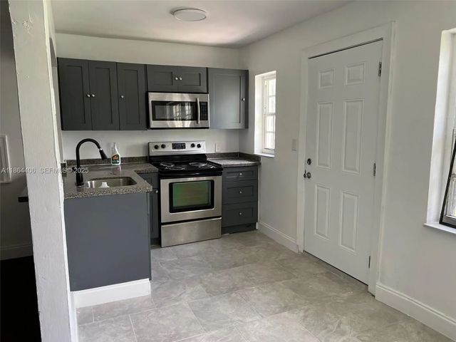 802 S 24th Avenue, Hollywood