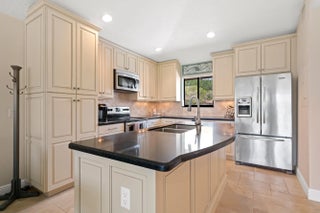 Photo of Listing #R11118155