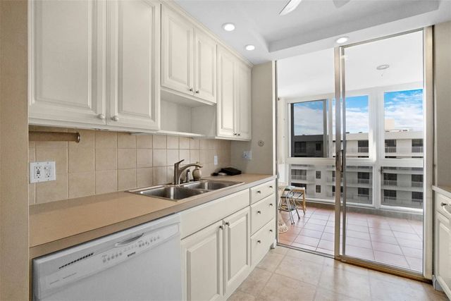 4 of 27 - 3100 Ne 49th Street #1105, Fort Lauderdale, FL