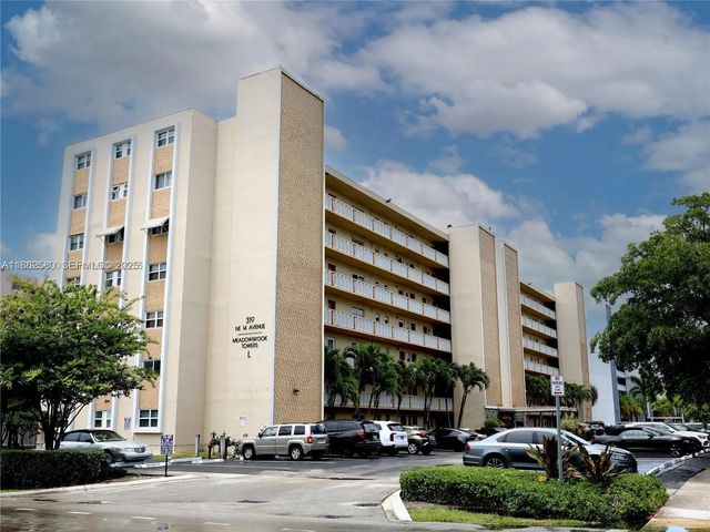 319 Ne 14th Avenue #505, Hallandale Beach