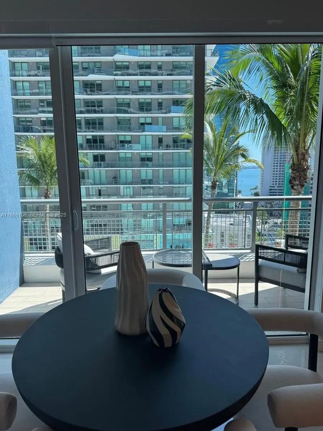 60 Sw 13th Street #1406, Miami