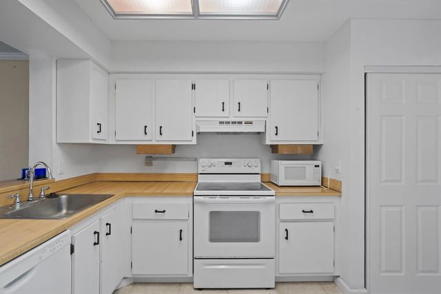 4 of 24 - 4550 Nw 18th Avenue #301, Deerfield Beach, FL