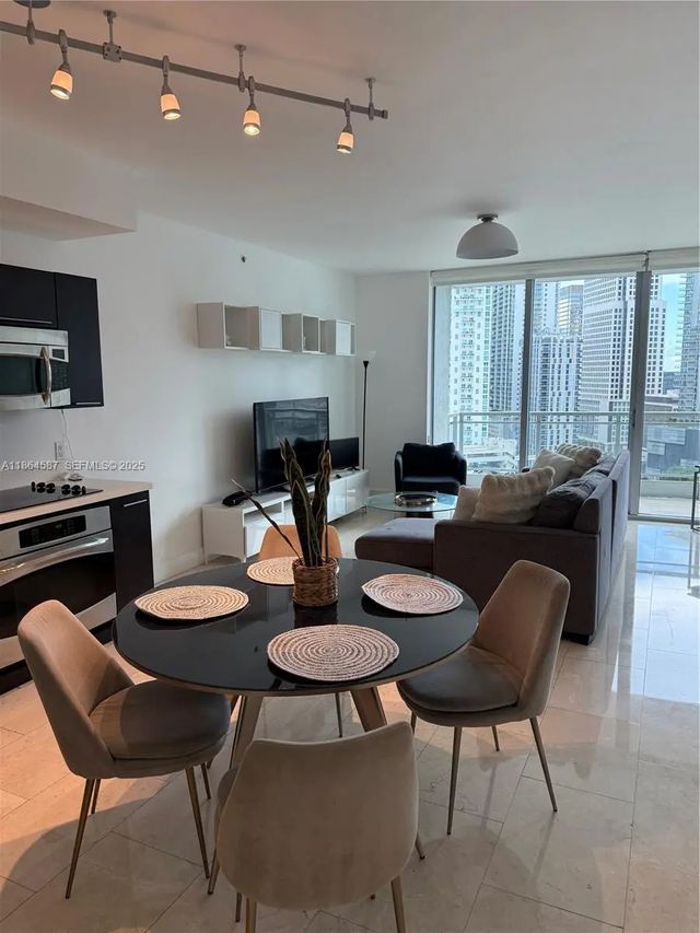 5 of 31 - 90 Sw 3rd Street #2103, Miami, FL