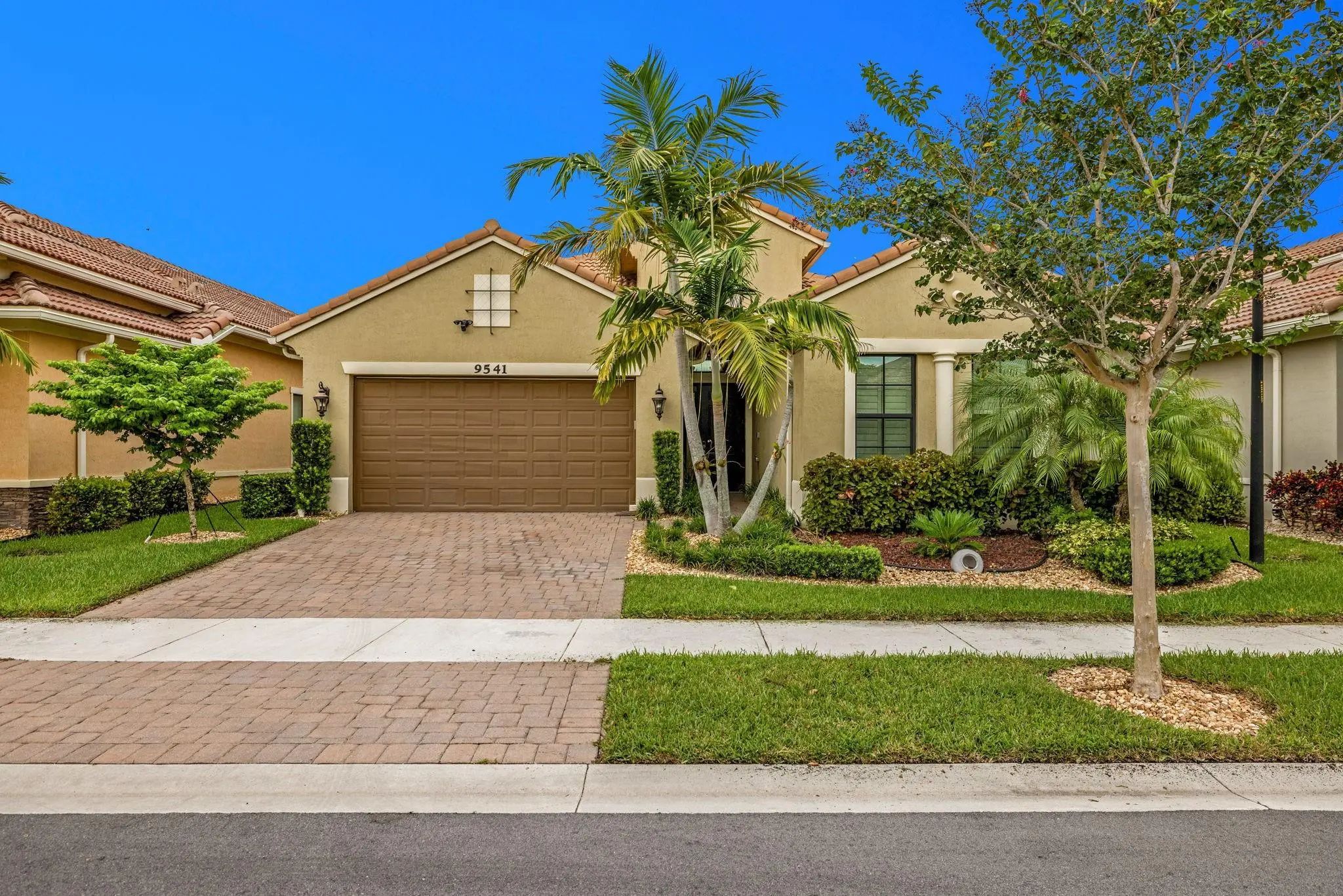 9541 Kalmar Circle, Parkland
