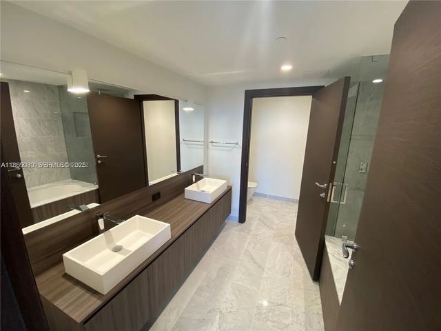 5 of 24 - 1000 Brickell Plaza #3010, Miami, FL