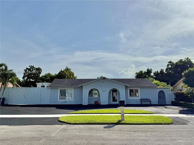 2 of 4 - 6553 Sw 148th Place, Miami, FL