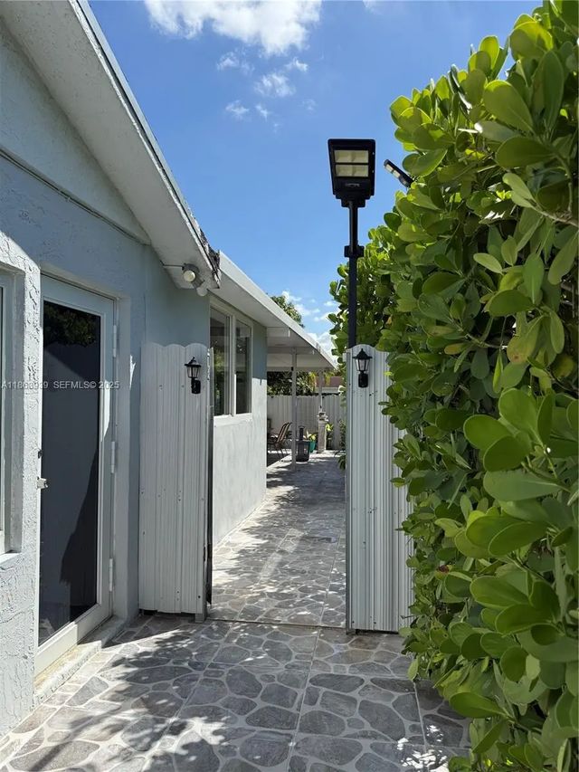 3 of 4 - 6553 Sw 148th Place, Miami, FL