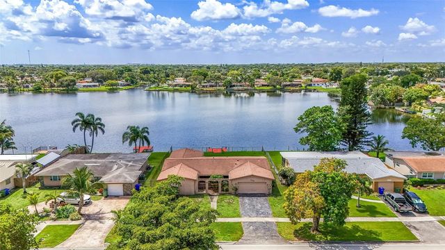 8720 Pasadena Boulevard, Pembroke Pines