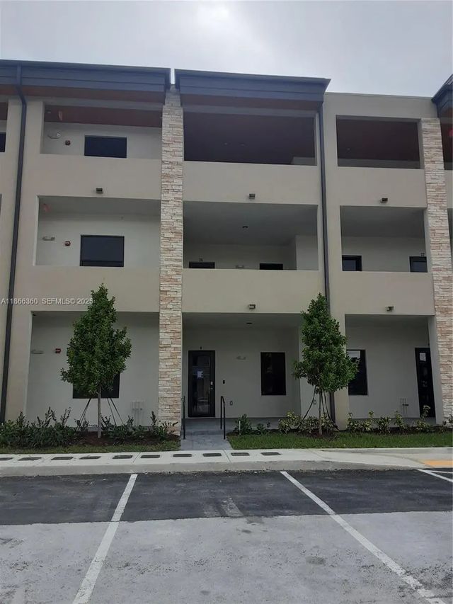 3 of 17 - 8175 Nw 104th Avenue #35, Doral, FL