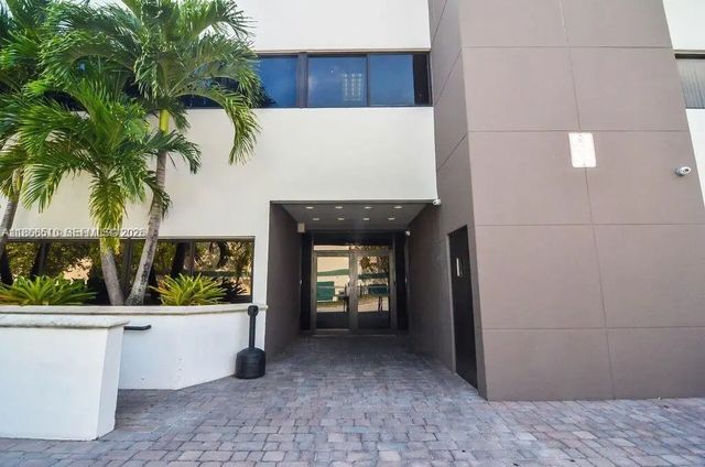 3 of 5 - 5600 Sw 135th Avenue, Miami, FL