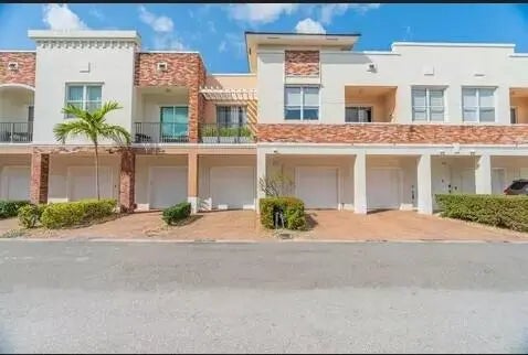 Photo of Listing #R11119041