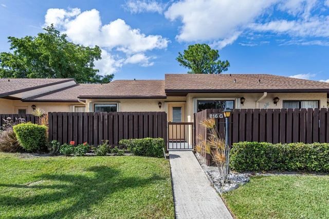 816 Sky Pine Way #g, Greenacres