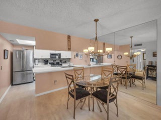 Photo of Listing #R11119136