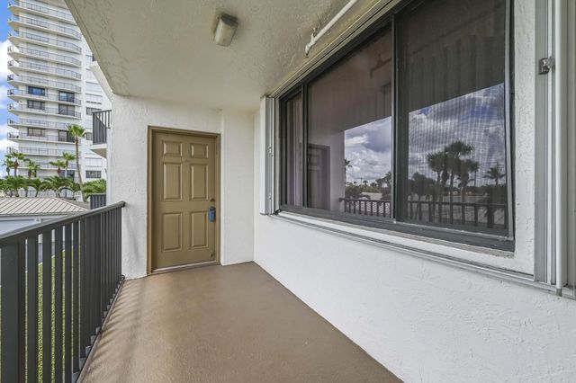 4 of 38 - 3120 N Highway A1a #201, Fort Pierce, FL