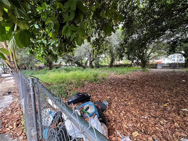 2 of 4 - 555 Ne 147th Street, Miami, FL