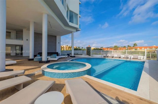 1 Irausquin Blvd Eagle Beach #4b, 