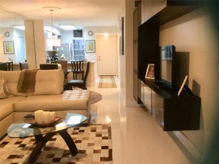 Photo of Listing #F10523911