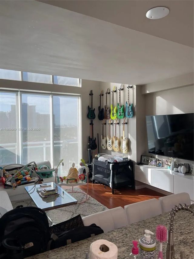 2 of 38 - 3000 Ne 188th Street #706, Aventura, FL