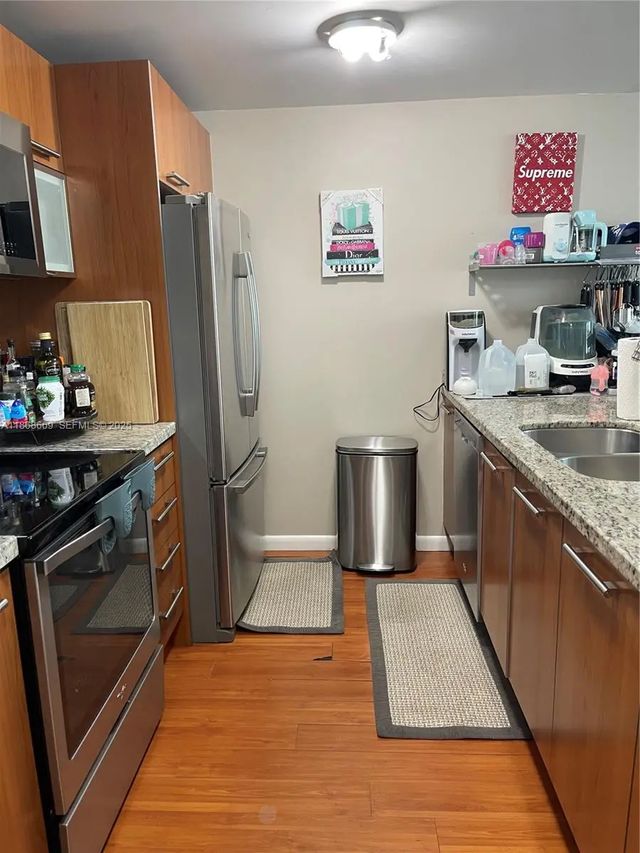 4 of 38 - 3000 Ne 188th Street #706, Aventura, FL