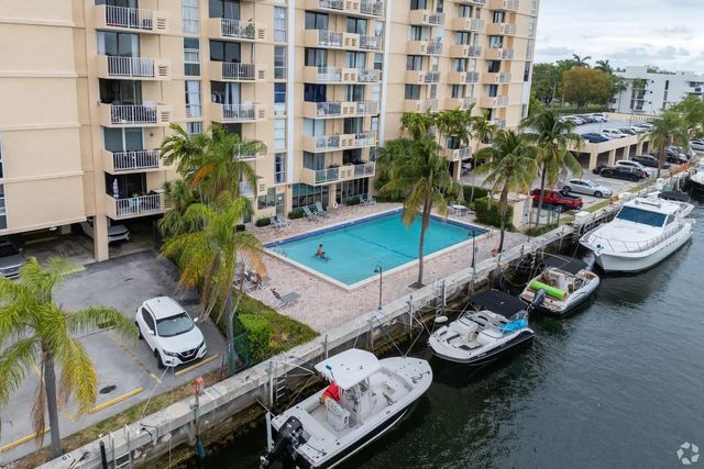 4 of 11 - 2350 Ne 135th Street #203, North Miami, FL