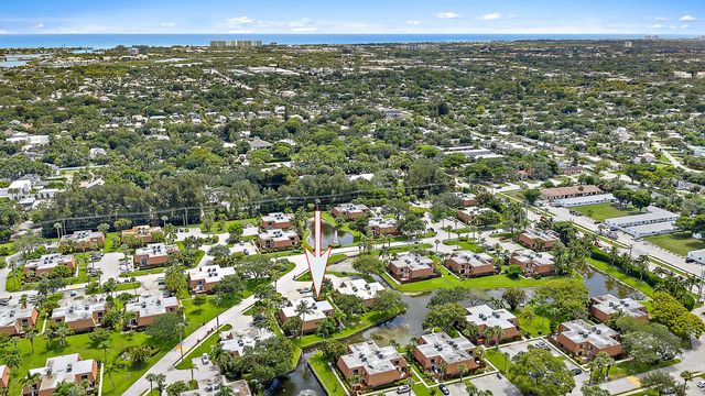825 Center Street #31c, Jupiter