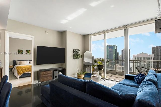 2 of 20 - 92 Sw 3rd Street #4312, Miami, FL