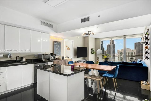 5 of 20 - 92 Sw 3rd Street #4312, Miami, FL
