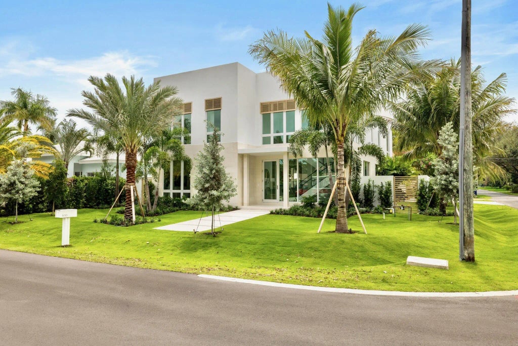800 Bond Way, Delray Beach
