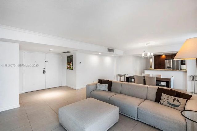 3 of 62 - 2401 Collins Avenue #1808, Miami Beach, FL