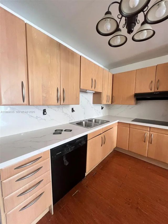 3 of 5 - 19380 Collins Avenue #1603, Sunny Isles Beach, FL