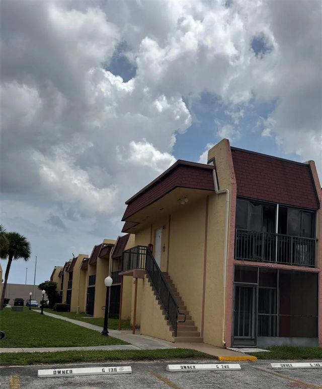 2 of 8 - 2850 Nw 55th Avenue #2d, Lauderhill, FL