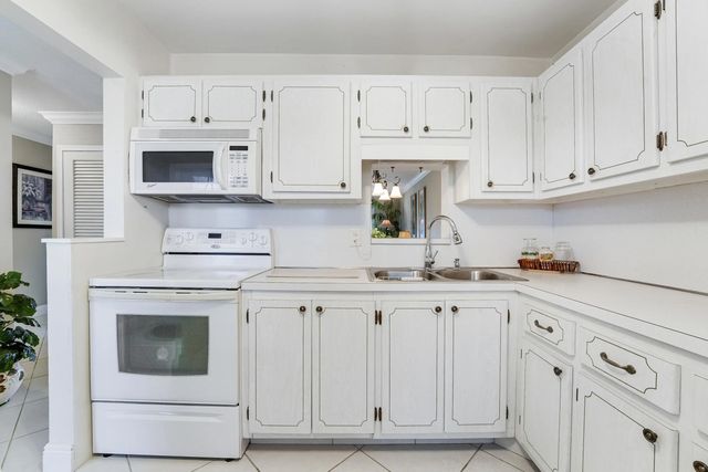 5 of 25 - 2132 Ne 1st Way #201, Boynton Beach, FL