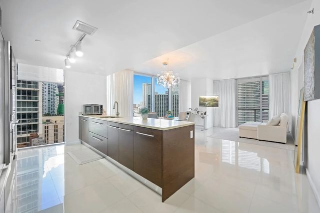 4 of 20 - 475 Brickell Avenue #1815, Miami, FL