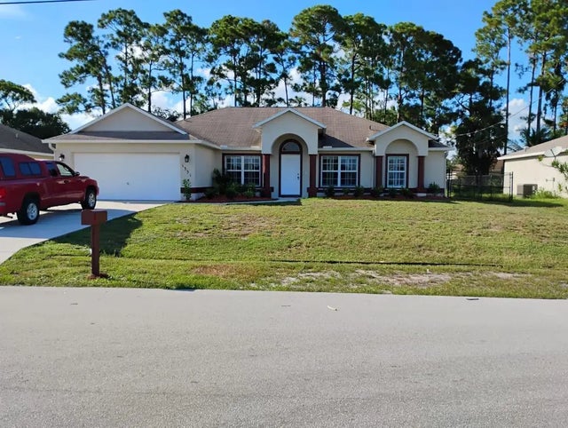 Photo of Listing #R11120014