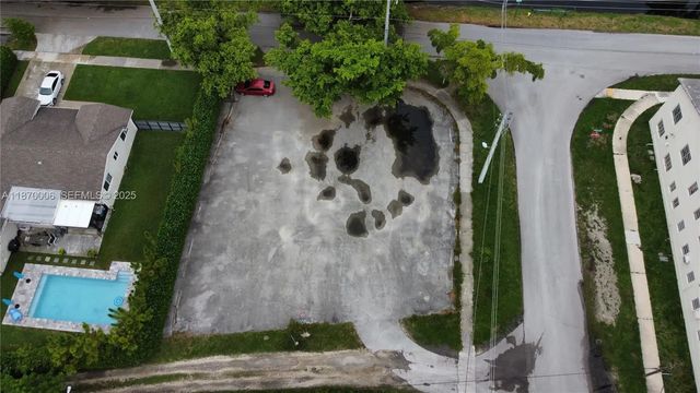 2 of 7 - 425 Esplanade Drive, Miami Springs, FL