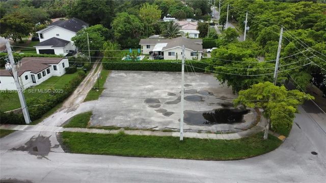4 of 7 - 425 Esplanade Drive, Miami Springs, FL