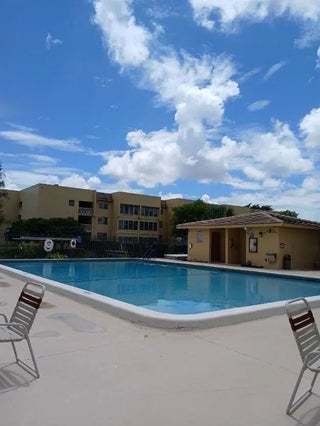 Photo of Listing #F10524362