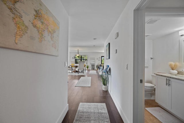 Photo of Listing #R11120254