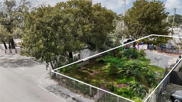 2 of 8 - 2600 Nw 22nd Avenue, Miami, FL