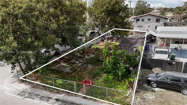 4 of 8 - 2600 Nw 22nd Avenue, Miami, FL