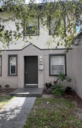 Photo of Listing #R11120327