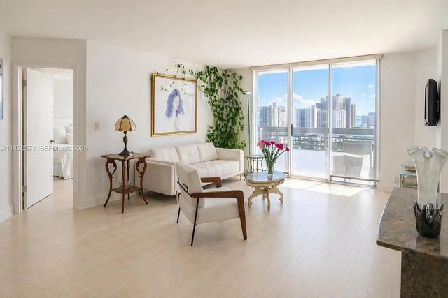 19101 Ne 36th Court #1411, Aventura